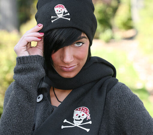 Black knit scarf with skull - Image 2