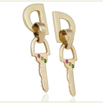 "D" earrings with post and key